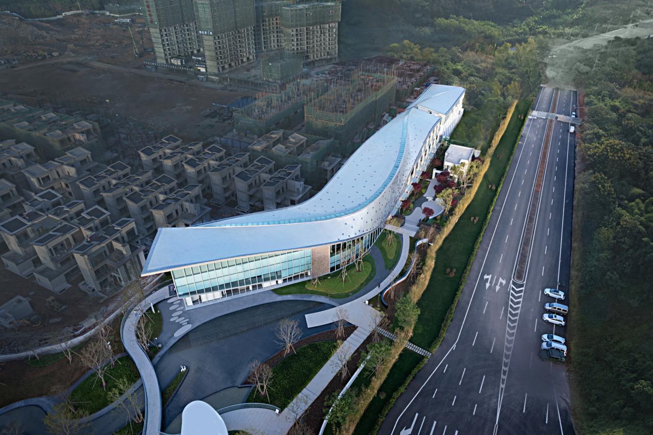 BIM建筑|丝带萦绕于山林间的遐想-昆明华侨城 ▪ 滇中乐活城社区中心 / 成执设计 BIM建筑|丝带萦绕于山林间的遐想-昆明华侨城 ▪ 滇中乐活城社区中心 / 成执设计