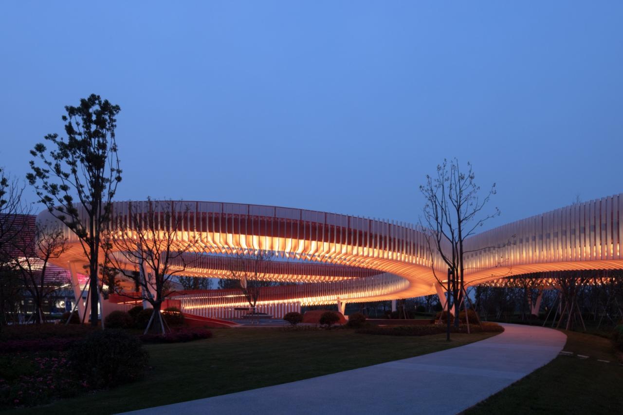 BIM建筑|成都大运会东安湖场馆景观连廊 / 四周建筑 BIM建筑|成都大运会东安湖场馆景观连廊 / 四周建筑