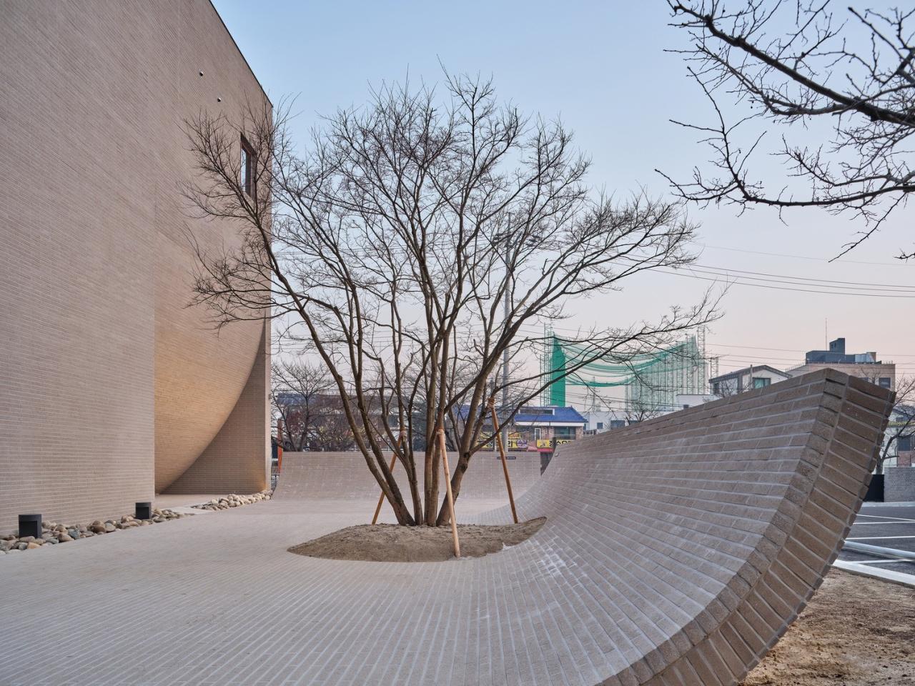 BIM建筑|流水墙体,泰瑞咖啡馆 / NAMELESS Architecture BIM建筑|流水墙体,泰瑞咖啡馆 / NAMELESS Architecture