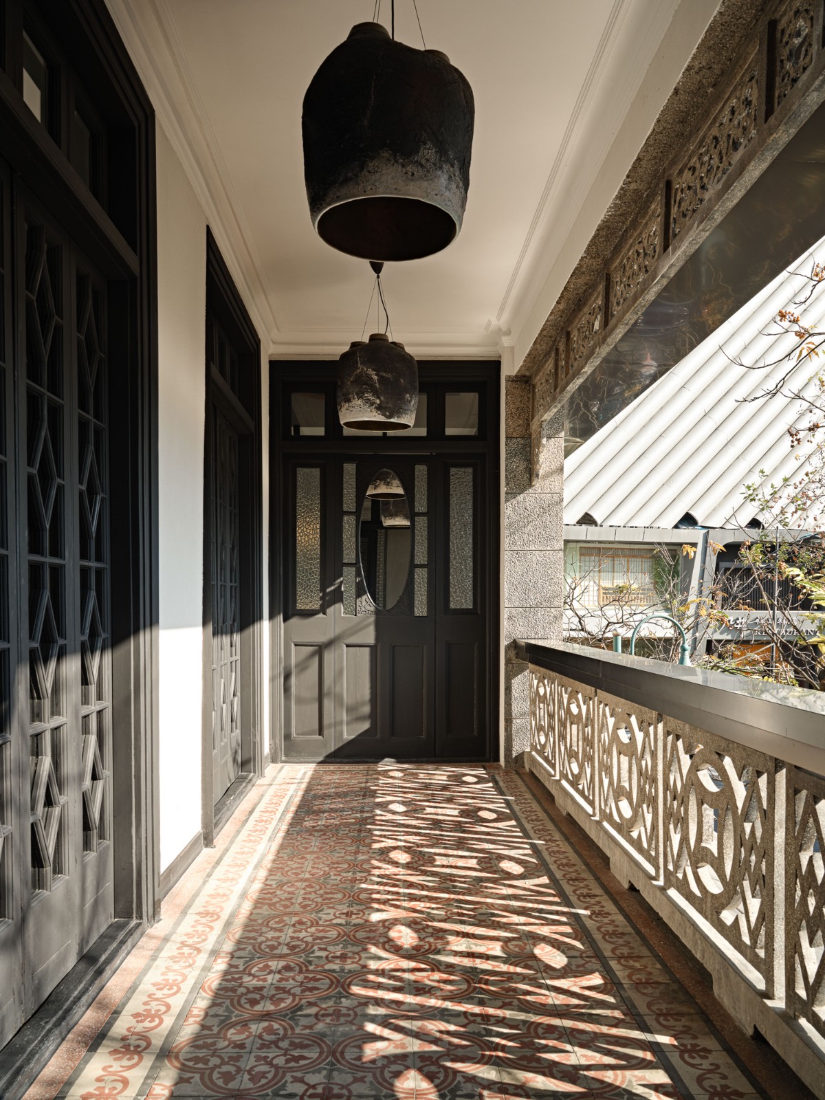 BIM建筑|历史建筑中的火锅“博物馆”:杭州GUD火锅餐厅旗舰店 / 八荒设计 BIM建筑|历史建筑中的火锅“博物馆”:杭州GUD火锅餐厅旗舰店 / 八荒设计