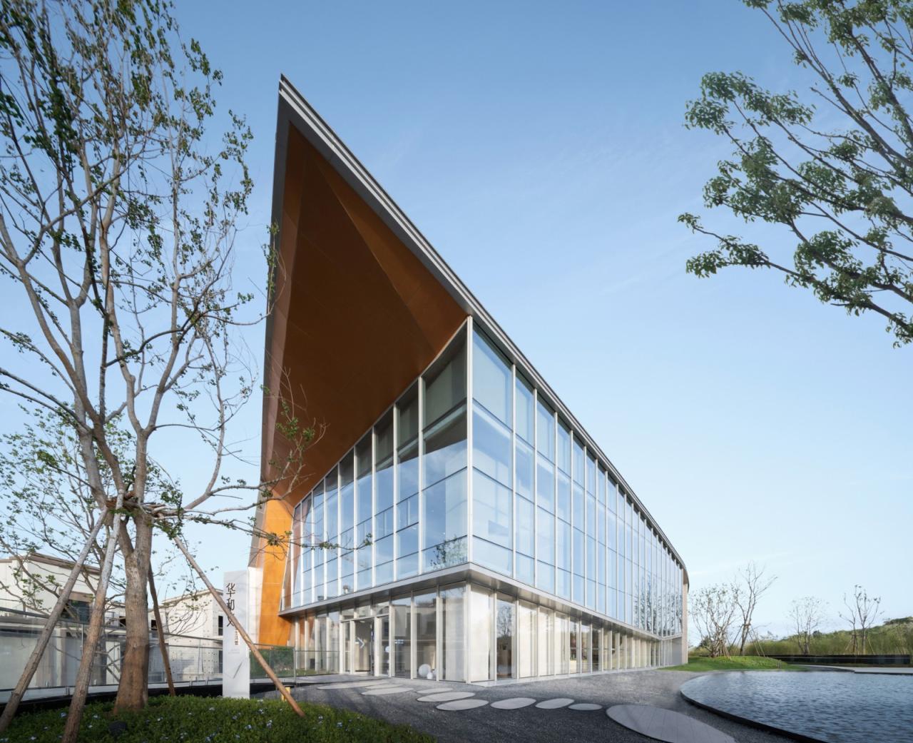 BIM建筑|丝带萦绕于山林间的遐想-昆明华侨城 ▪ 滇中乐活城社区中心 / 成执设计 BIM建筑|丝带萦绕于山林间的遐想-昆明华侨城 ▪ 滇中乐活城社区中心 / 成执设计