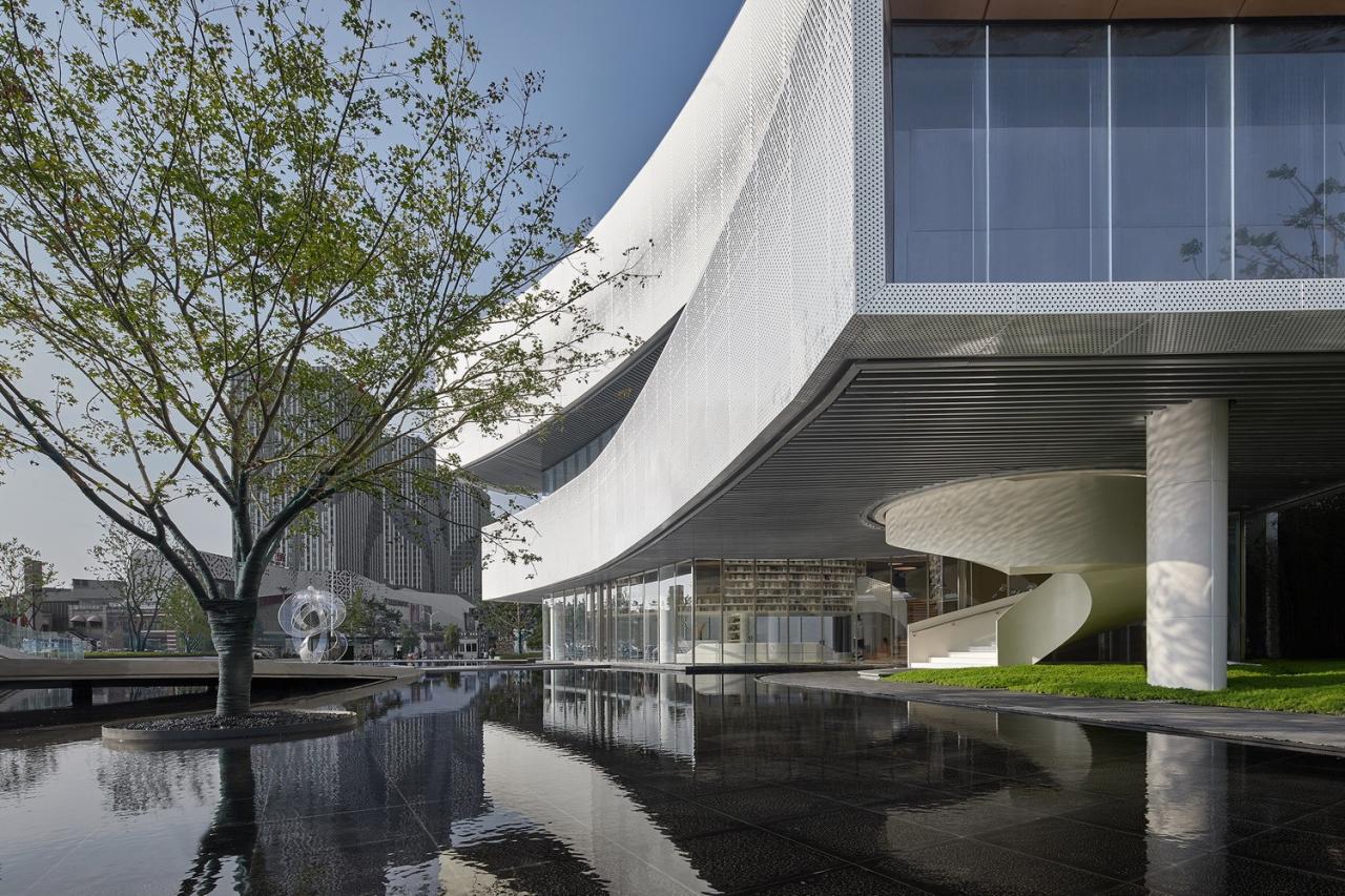 BIM建筑|以可感知温度充盈场所空间:徐州三盛·中城展示中心 / UA尤安设计 BIM建筑|以可感知温度充盈场所空间:徐州三盛·中城展示中心 / UA尤安设计