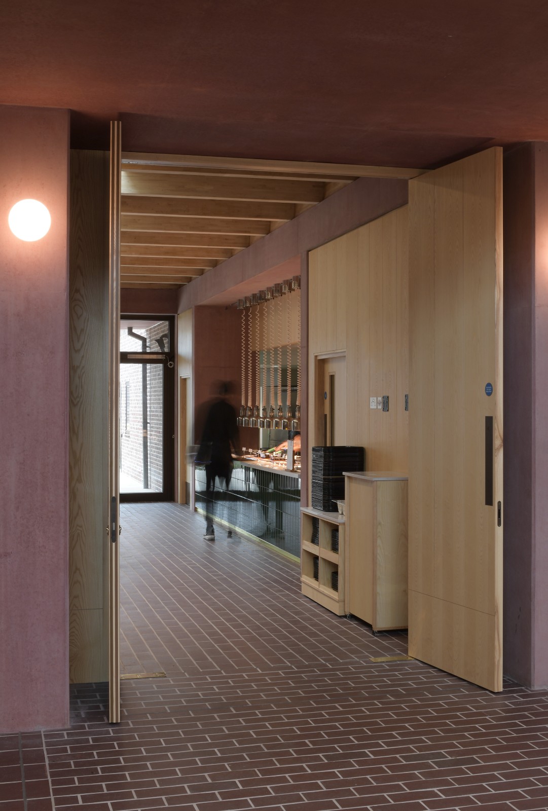 BIM建筑|复古绿釉,剑桥大学食堂 / Feilden Fowles BIM建筑|复古绿釉,剑桥大学食堂 / Feilden Fowles