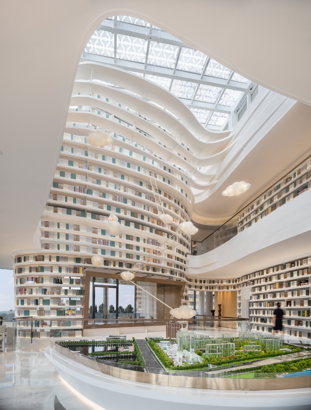 BIM建筑|以可感知温度充盈场所空间:徐州三盛·中城展示中心 / UA尤安设计 BIM建筑|以可感知温度充盈场所空间:徐州三盛·中城展示中心 / UA尤安设计