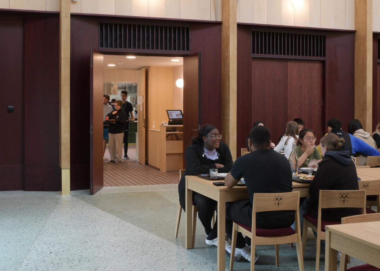 BIM建筑|复古绿釉,剑桥大学食堂 / Feilden Fowles BIM建筑|复古绿釉,剑桥大学食堂 / Feilden Fowles