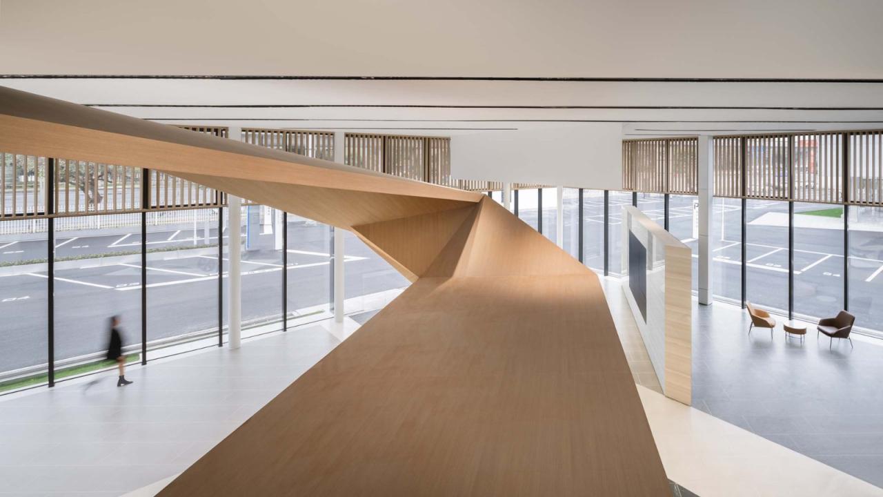 BIM建筑|成都BMW宝马体验中心 / 朱海博建筑设计事务所 BIM建筑|成都BMW宝马体验中心 / 朱海博建筑设计事务所