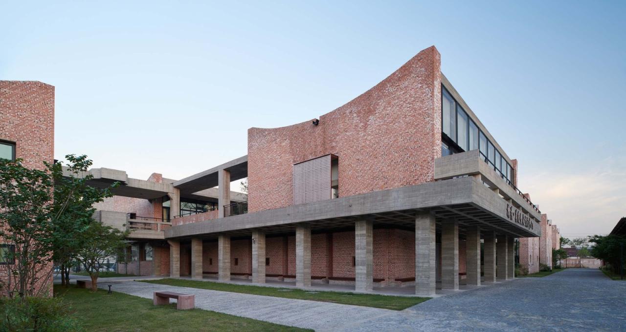 BIM建筑|工坊式的校园:丁蜀成校 / 亘建筑事务所 BIM建筑|工坊式的校园:丁蜀成校 / 亘建筑事务所