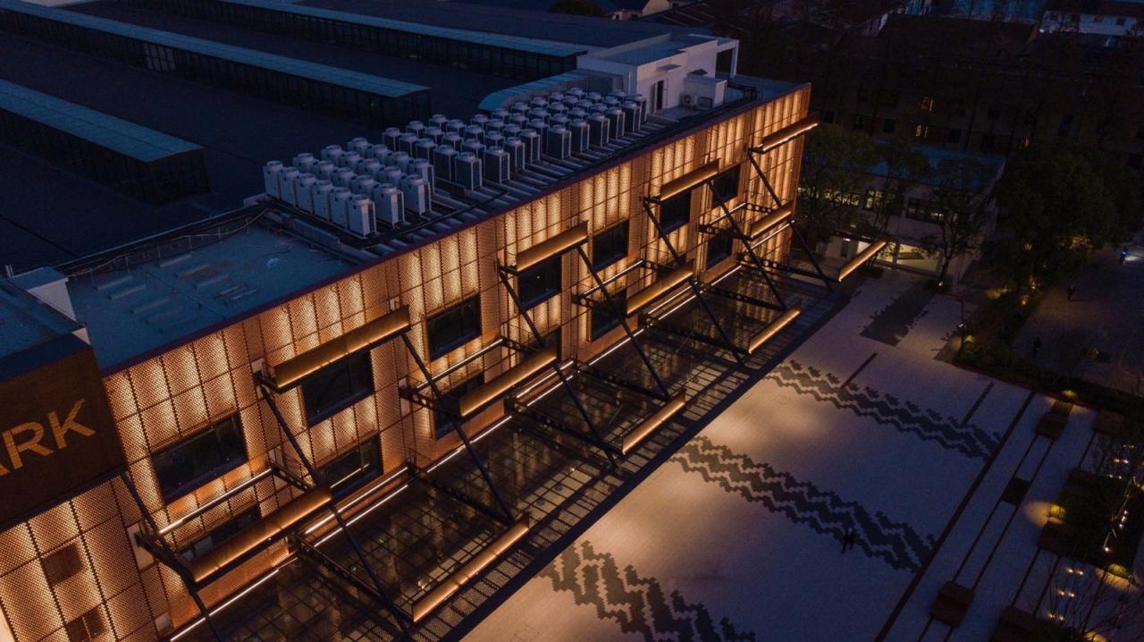 BIM建筑|华谊万创·新所迷宫墙 / 行之建筑设计事务所 BIM建筑|华谊万创·新所迷宫墙 / 行之建筑设计事务所