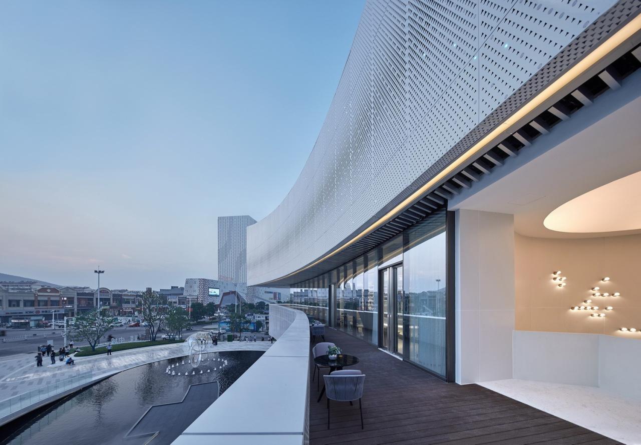 BIM建筑|以可感知温度充盈场所空间:徐州三盛·中城展示中心 / UA尤安设计 BIM建筑|以可感知温度充盈场所空间:徐州三盛·中城展示中心 / UA尤安设计