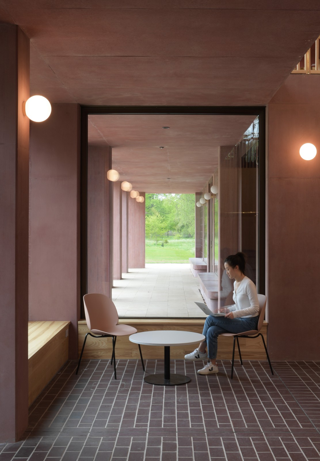 BIM建筑|复古绿釉,剑桥大学食堂 / Feilden Fowles BIM建筑|复古绿釉,剑桥大学食堂 / Feilden Fowles