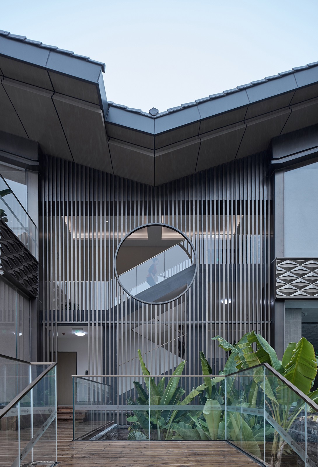 BIM建筑|山水间的“负空间”营造 ——漓江文化旅游度假区塔山会馆 / UA尤安设计 BIM建筑|山水间的“负空间”营造 ——漓江文化旅游度假区塔山会馆 / UA尤安设计