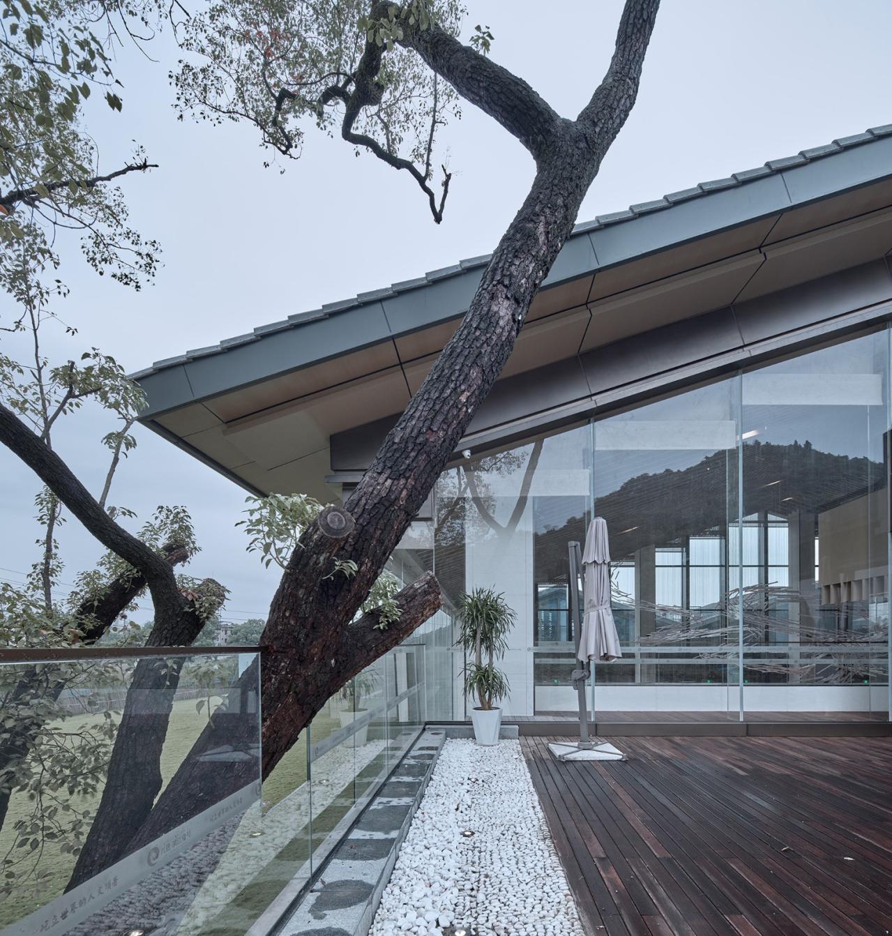 BIM建筑|山水间的“负空间”营造 ——漓江文化旅游度假区塔山会馆 / UA尤安设计 BIM建筑|山水间的“负空间”营造 ——漓江文化旅游度假区塔山会馆 / UA尤安设计