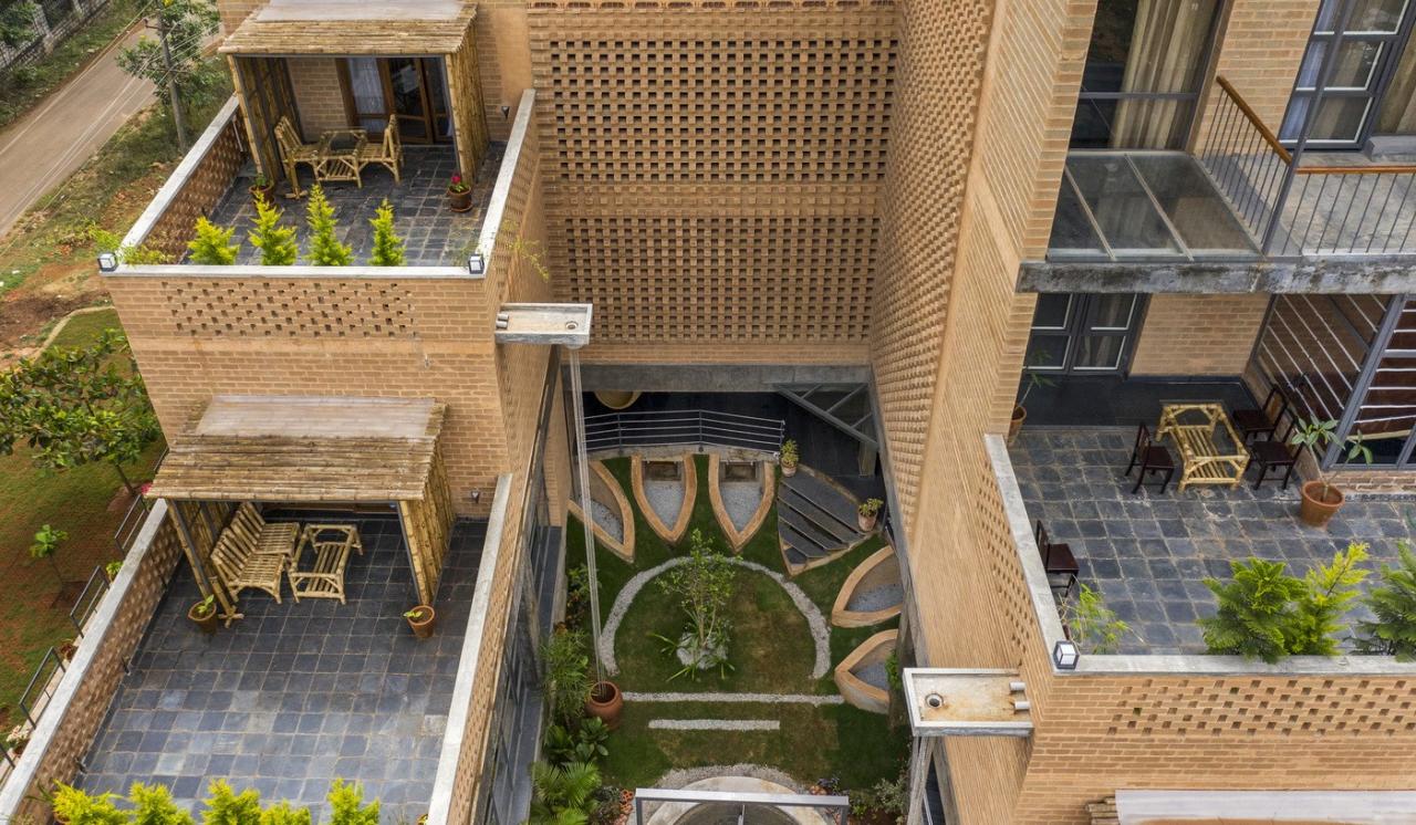 BIM建筑|本土材料与传统工艺,Sunyata 生态酒店 / Design Kacheri BIM建筑|本土材料与传统工艺,Sunyata 生态酒店 / Design Kacheri