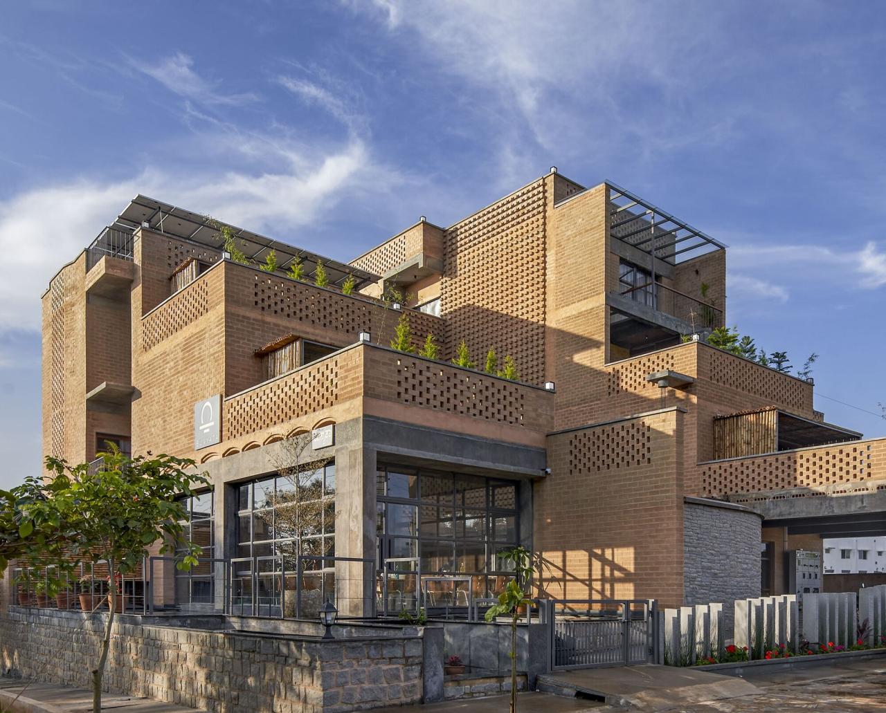 BIM建筑|本土材料与传统工艺,Sunyata 生态酒店 / Design Kacheri BIM建筑|本土材料与传统工艺,Sunyata 生态酒店 / Design Kacheri