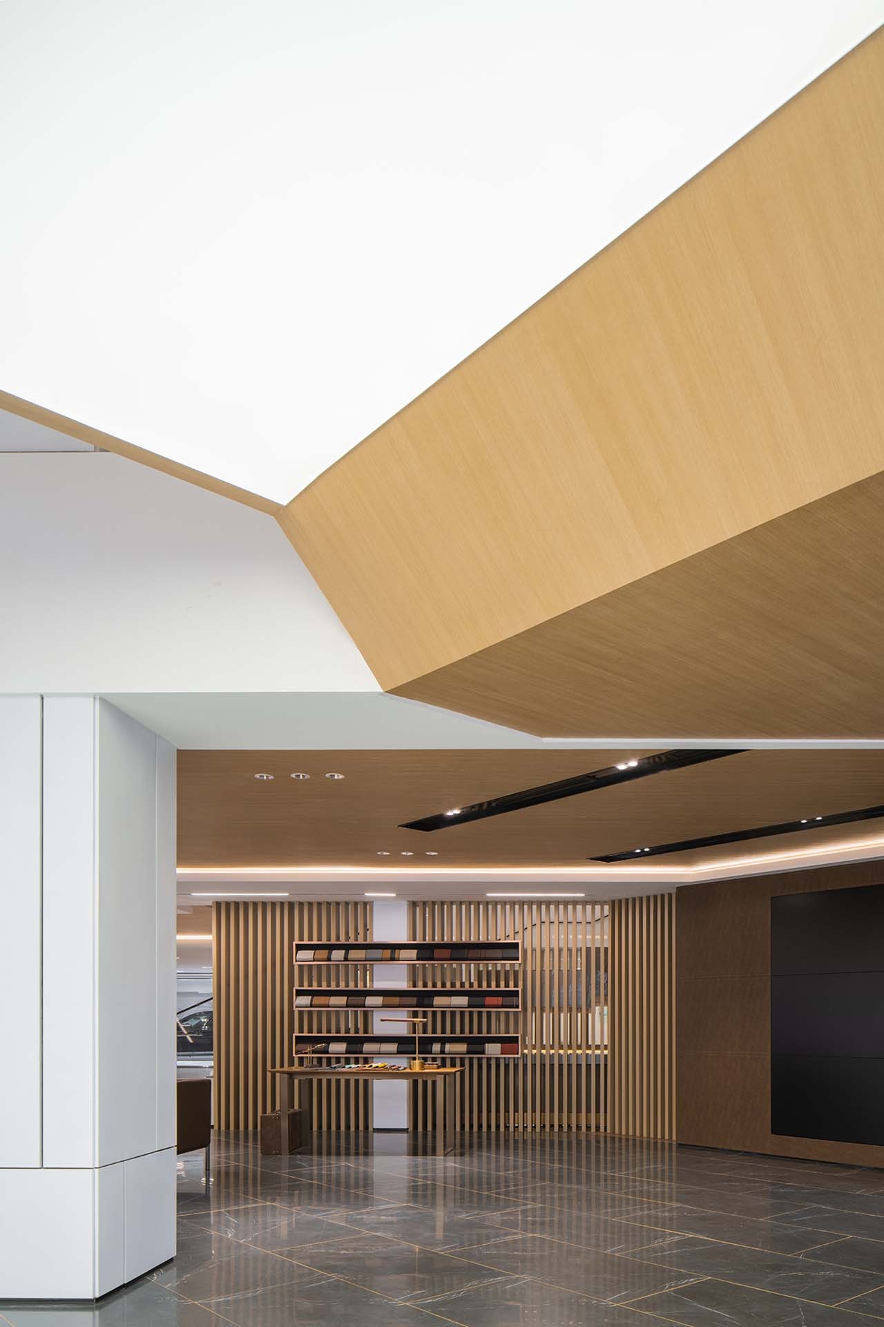 BIM建筑|成都BMW宝马体验中心 / 朱海博建筑设计事务所 BIM建筑|成都BMW宝马体验中心 / 朱海博建筑设计事务所