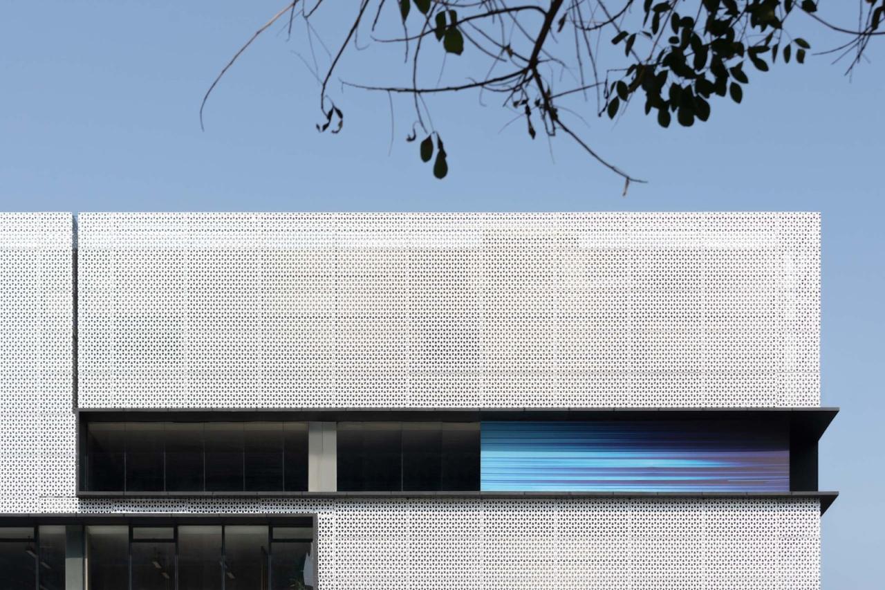 BIM建筑|成都BMW宝马体验中心 / 朱海博建筑设计事务所 BIM建筑|成都BMW宝马体验中心 / 朱海博建筑设计事务所