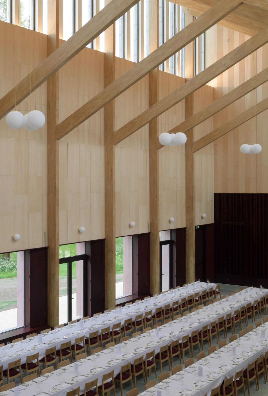 BIM建筑|复古绿釉,剑桥大学食堂 / Feilden Fowles BIM建筑|复古绿釉,剑桥大学食堂 / Feilden Fowles