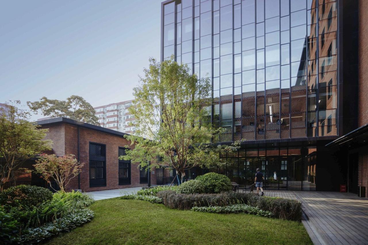 BIM建筑|护城河上的一段记忆迭代:总部办公楼更新 / 北京城建设计发展集团股份有限公司 BIM建筑|护城河上的一段记忆迭代:总部办公楼更新 / 北京城建设计发展集团股份有限公司