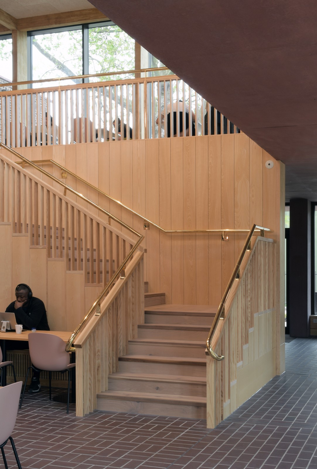 BIM建筑|复古绿釉,剑桥大学食堂 / Feilden Fowles BIM建筑|复古绿釉,剑桥大学食堂 / Feilden Fowles