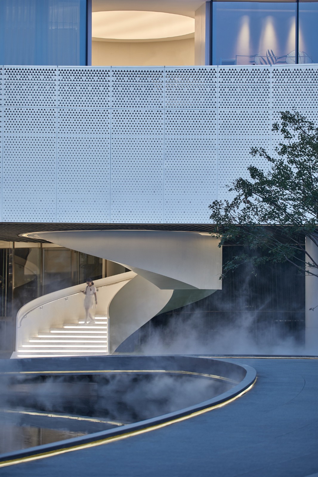 BIM建筑|以可感知温度充盈场所空间:徐州三盛·中城展示中心 / UA尤安设计 BIM建筑|以可感知温度充盈场所空间:徐州三盛·中城展示中心 / UA尤安设计