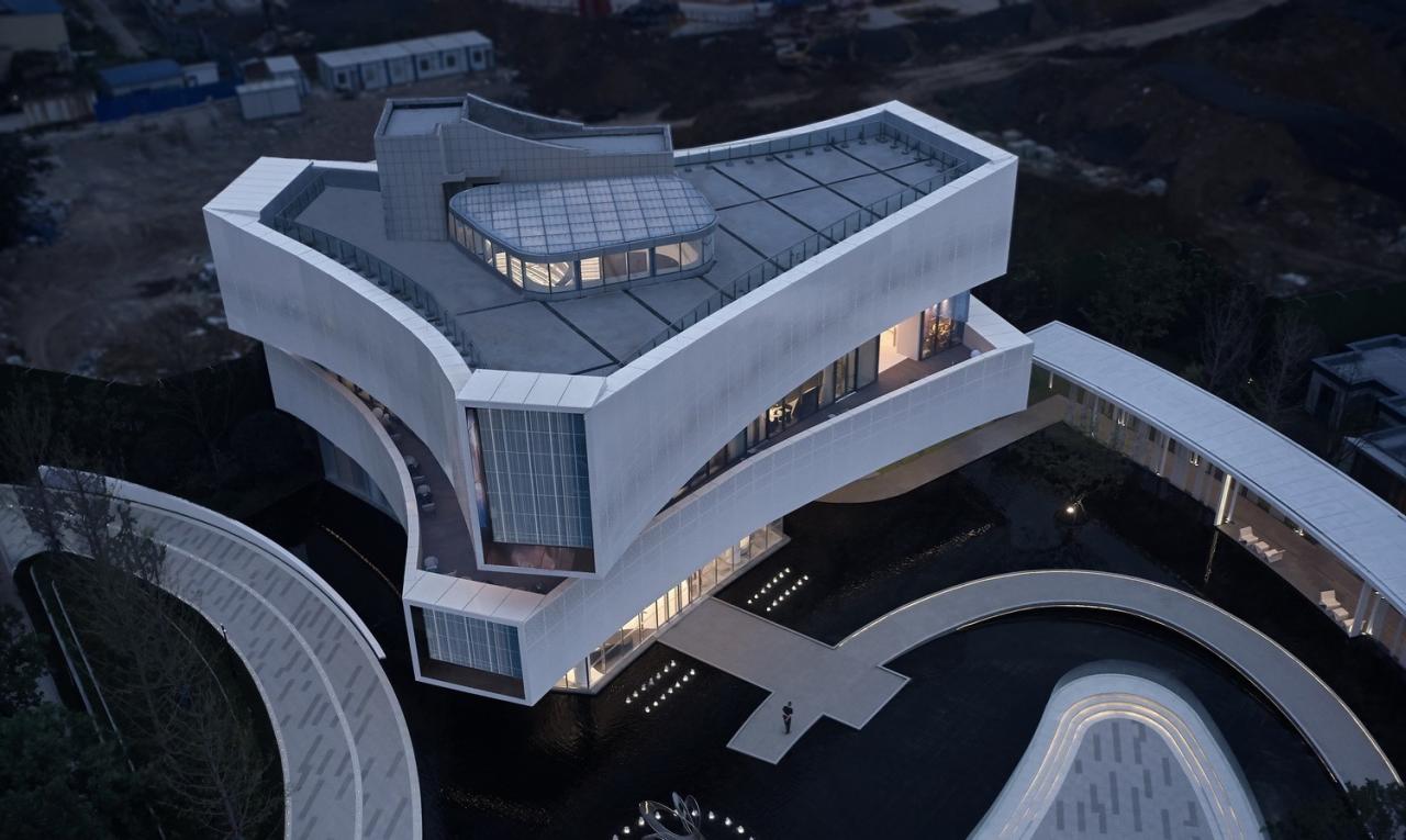 BIM建筑|以可感知温度充盈场所空间:徐州三盛·中城展示中心 / UA尤安设计 BIM建筑|以可感知温度充盈场所空间:徐州三盛·中城展示中心 / UA尤安设计
