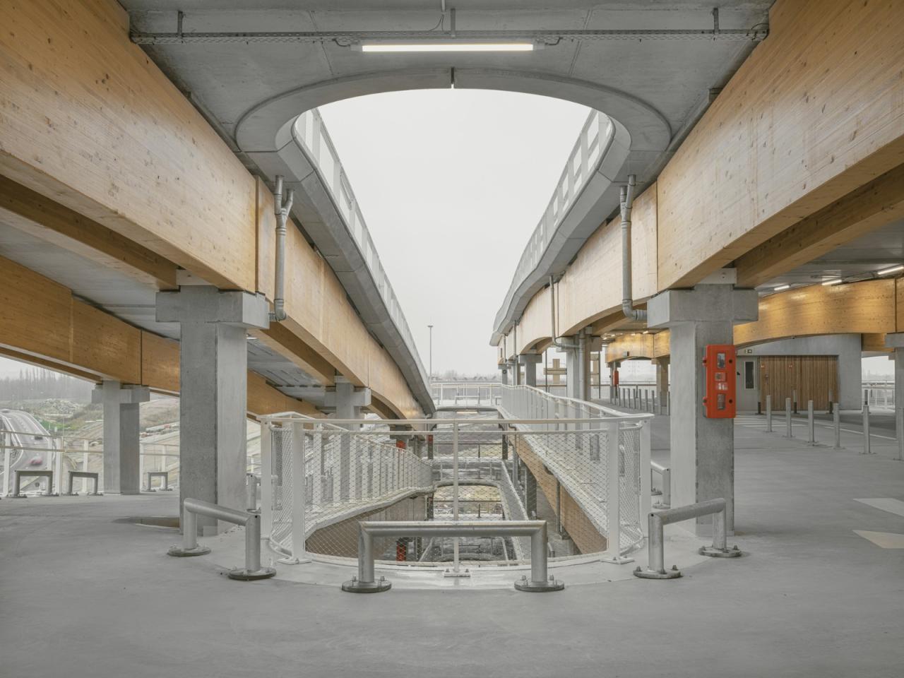 BIM建筑|Park+Ride新模式,私人交通+公交交通 / HUB BIM建筑|Park+Ride新模式,私人交通+公交交通 / HUB