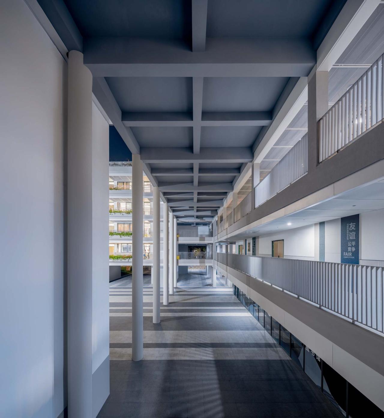 BIM建筑|链接与重塑:深圳南山麒麟中学改扩建工程 / 元本体工作室 BIM建筑|链接与重塑:深圳南山麒麟中学改扩建工程 / 元本体工作室