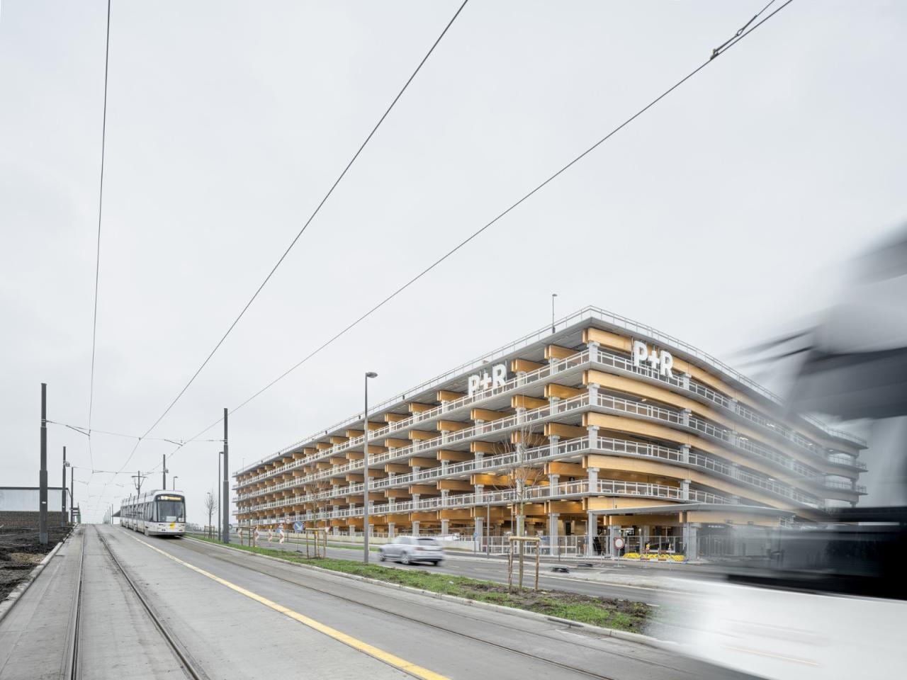 BIM建筑|Park+Ride新模式,私人交通+公交交通 / HUB BIM建筑|Park+Ride新模式,私人交通+公交交通 / HUB
