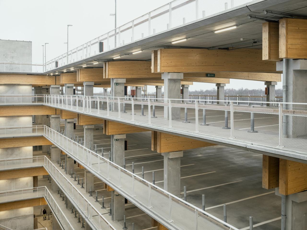 BIM建筑|Park+Ride新模式,私人交通+公交交通 / HUB BIM建筑|Park+Ride新模式,私人交通+公交交通 / HUB