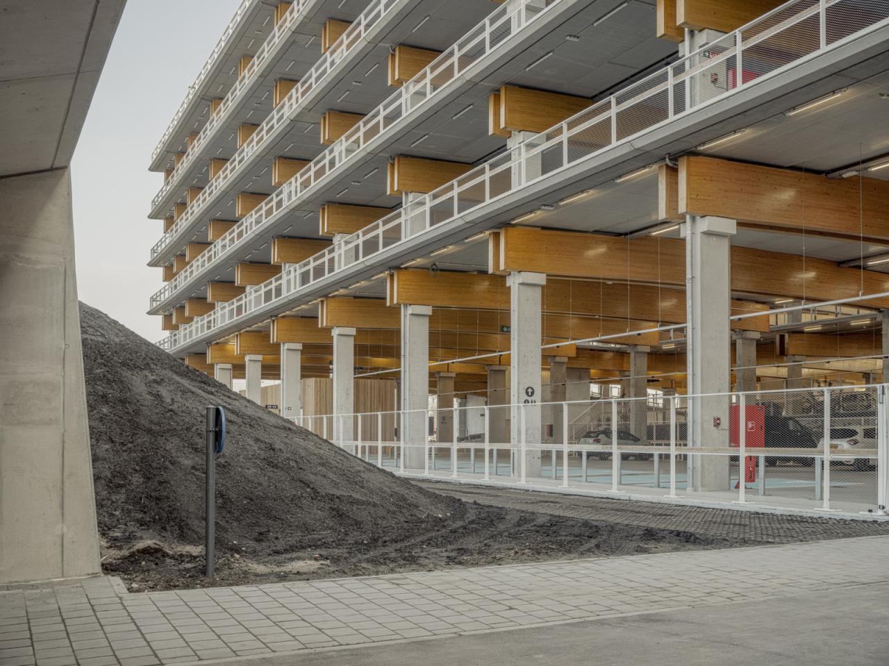 BIM建筑|Park+Ride新模式,私人交通+公交交通 / HUB BIM建筑|Park+Ride新模式,私人交通+公交交通 / HUB
