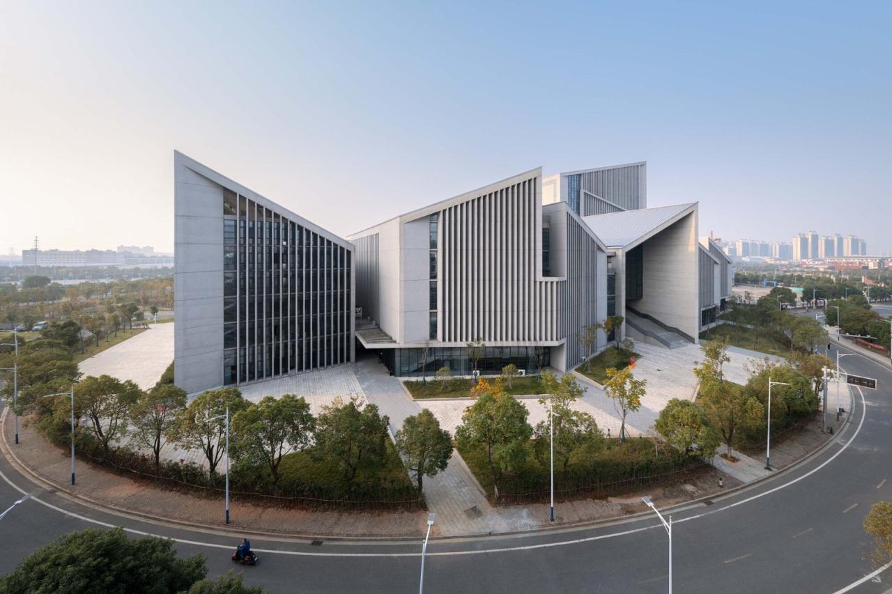 BIM建筑|江西建设职业技术学院图文信息综合楼 / 华南理工大学建筑设计研究院有限公司 陶郅工作室 BIM建筑|江西建设职业技术学院图文信息综合楼 / 华南理工大学建筑设计研究院有限公司 陶郅工作室