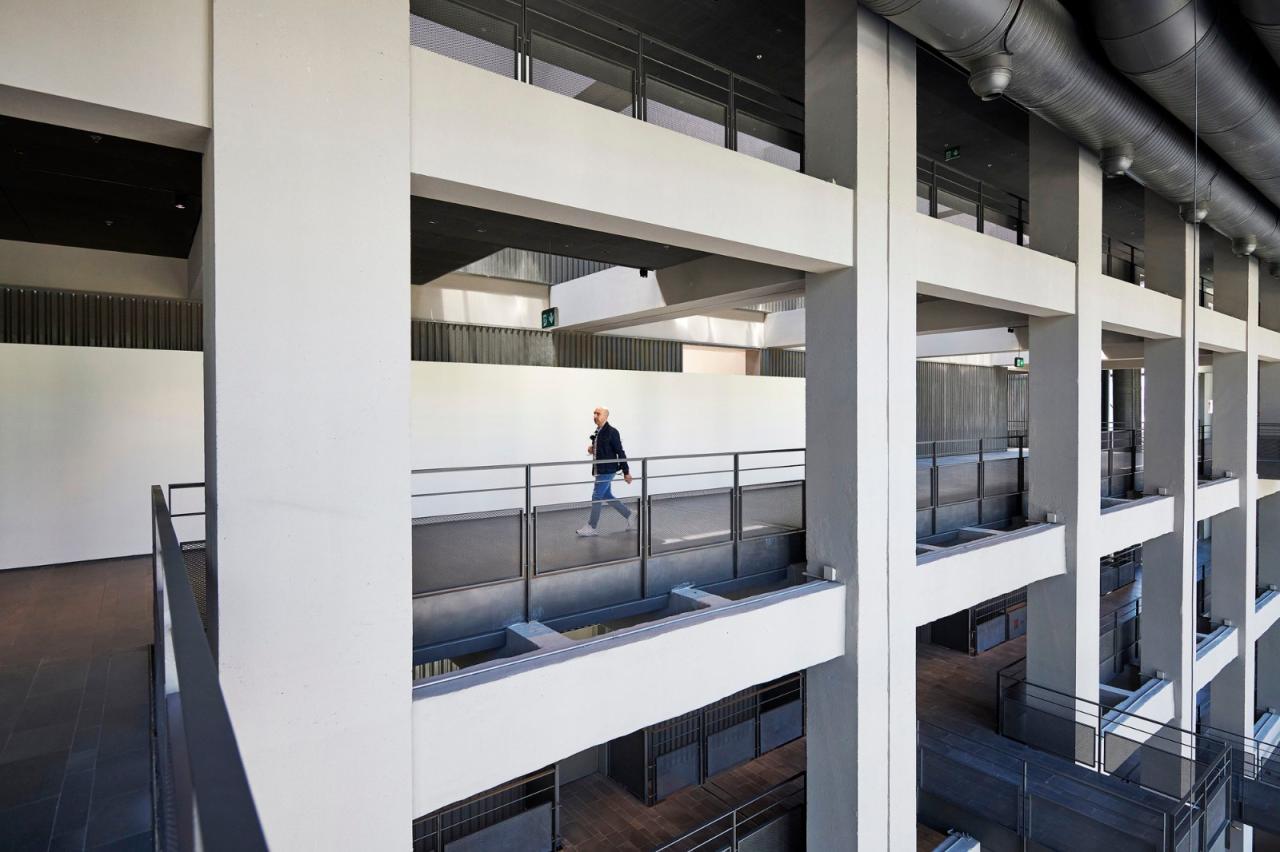 BIM建筑|冲出混凝土框架的盒子,伊斯坦布尔绘画与雕塑美术馆 / EAA - Emre Arolat Architecture BIM建筑|冲出混凝土框架的盒子,伊斯坦布尔绘画与雕塑美术馆 / EAA - Emre Arolat Architecture