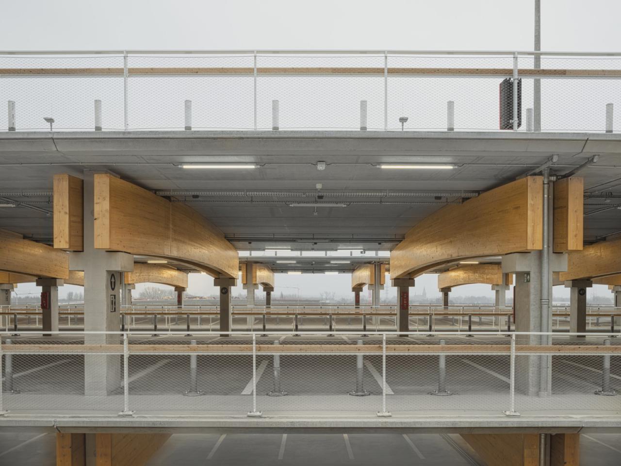 BIM建筑|Park+Ride新模式,私人交通+公交交通 / HUB BIM建筑|Park+Ride新模式,私人交通+公交交通 / HUB