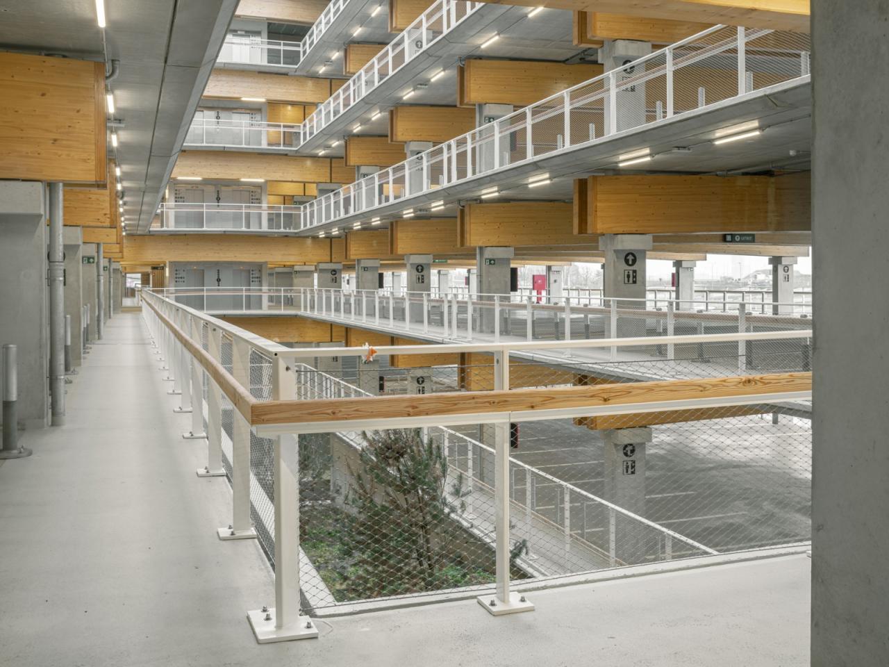 BIM建筑|Park+Ride新模式,私人交通+公交交通 / HUB BIM建筑|Park+Ride新模式,私人交通+公交交通 / HUB