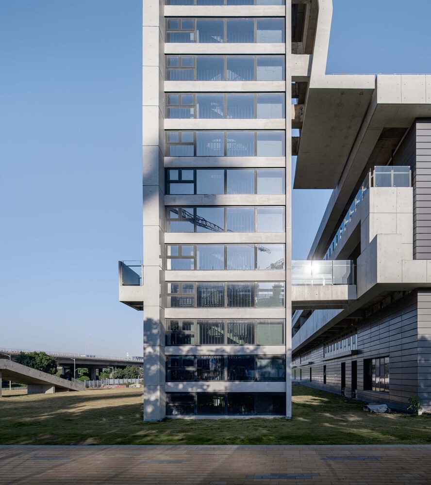 BIM建筑|深圳前海消防站 / 深圳大学建筑设计研究院有限公司“钟中+钟波涛”工作室 BIM建筑|深圳前海消防站 / 深圳大学建筑设计研究院有限公司“钟中+钟波涛”工作室