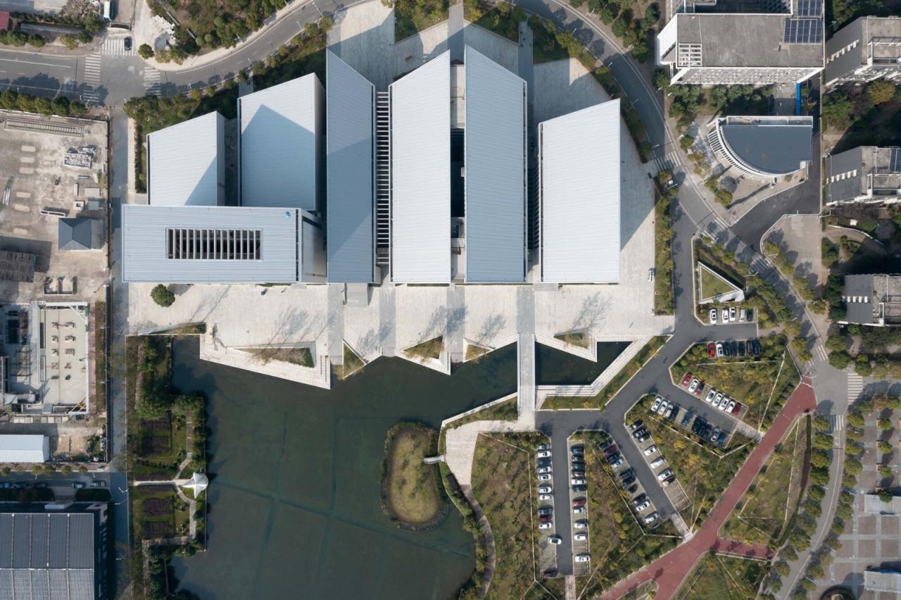 BIM建筑|江西建设职业技术学院图文信息综合楼 / 华南理工大学建筑设计研究院有限公司 陶郅工作室 BIM建筑|江西建设职业技术学院图文信息综合楼 / 华南理工大学建筑设计研究院有限公司 陶郅工作室