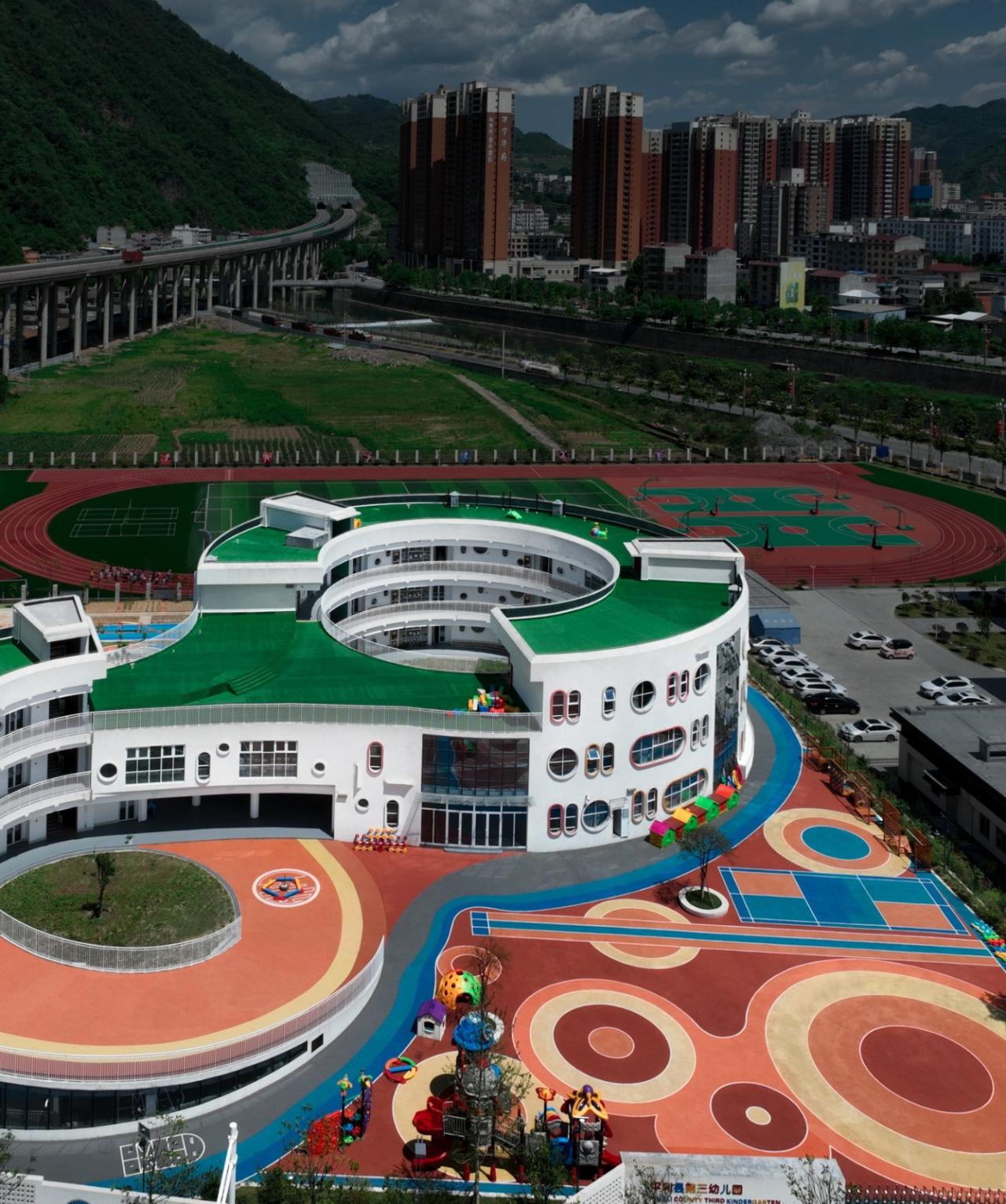 BIM建筑|中国最美幼儿园在县城:平利县第三幼儿园 / 迪卡建筑设计中心 BIM建筑|中国最美幼儿园在县城:平利县第三幼儿园 / 迪卡建筑设计中心