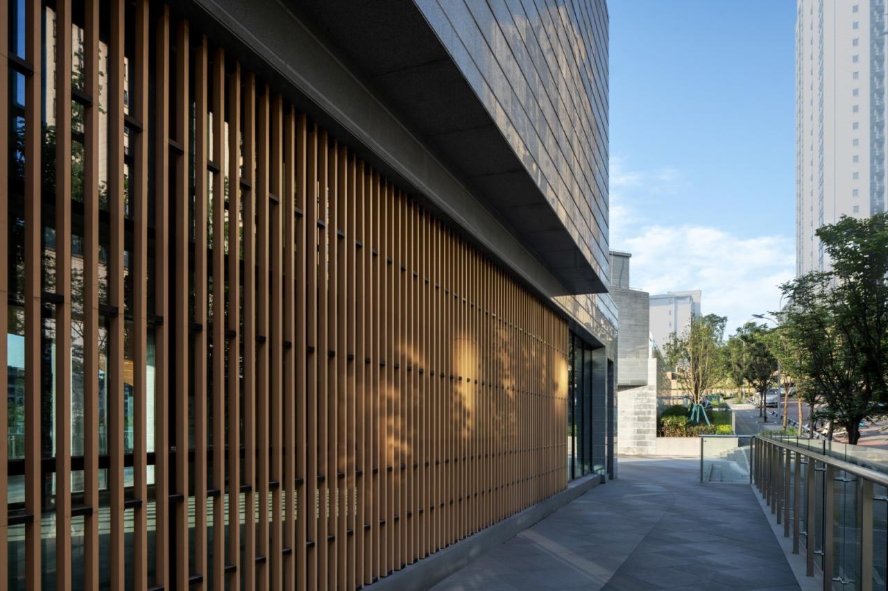 BIM建筑|重庆南岸区茶园中交漫山滨河商业,重庆 / 源道建筑 BIM建筑|重庆南岸区茶园中交漫山滨河商业,重庆 / 源道建筑