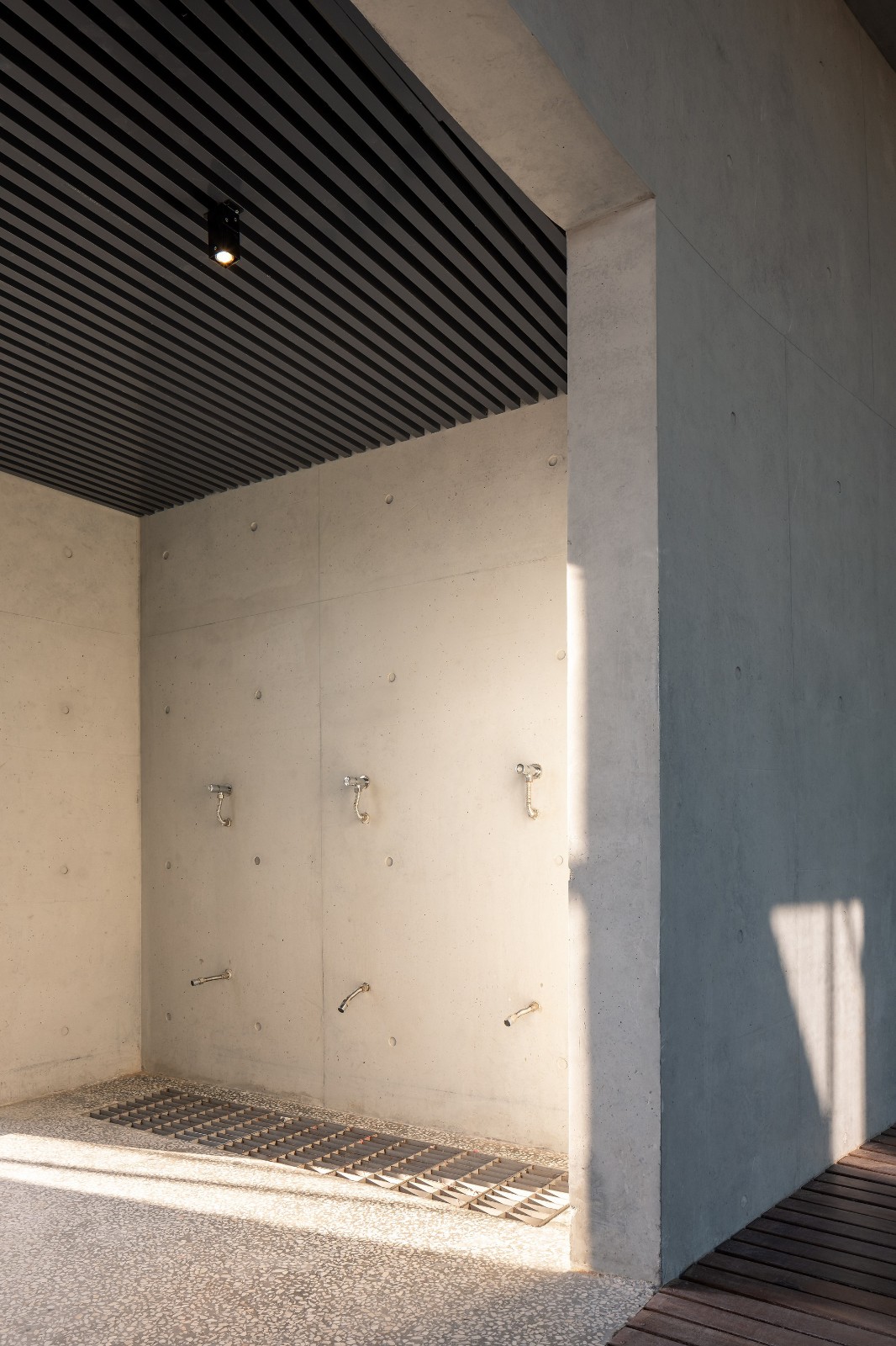 BIM建筑|海边咖啡厅:海之回声 / 同一建筑设计事务所 BIM建筑|海边咖啡厅:海之回声 / 同一建筑设计事务所
