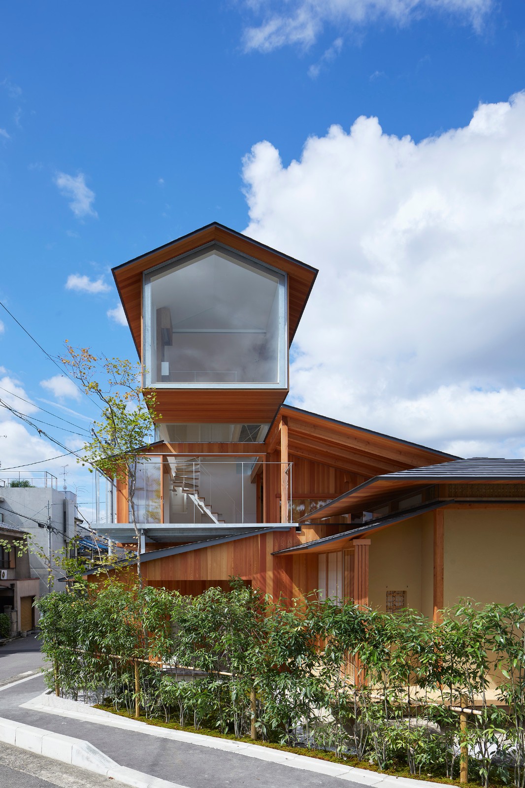 BIM建筑|屋顶相叠的下鸭之家 / 畑友洋建筑设计事务所 BIM建筑|屋顶相叠的下鸭之家 / 畑友洋建筑设计事务所