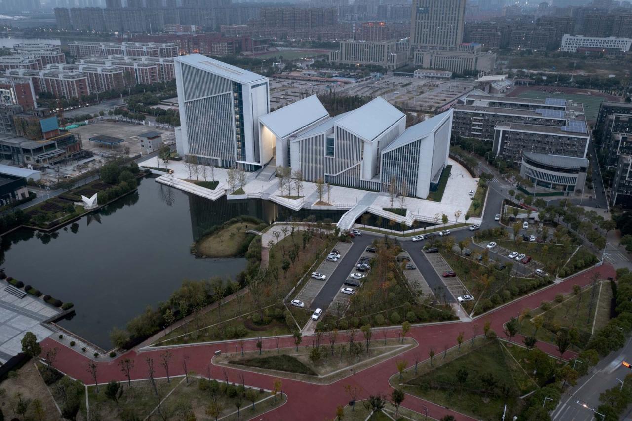 BIM建筑|江西建设职业技术学院图文信息综合楼 / 华南理工大学建筑设计研究院有限公司 陶郅工作室 BIM建筑|江西建设职业技术学院图文信息综合楼 / 华南理工大学建筑设计研究院有限公司 陶郅工作室