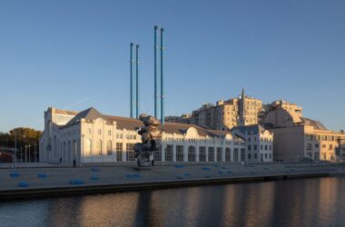 BIM建筑|伦佐·皮亚诺将发电站改造成文化之家-BIM建筑网