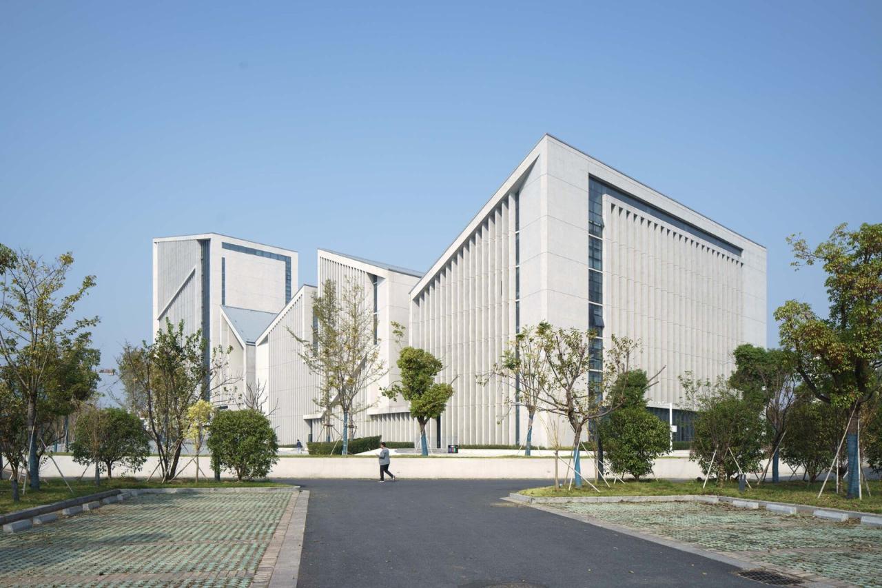 BIM建筑|江西建设职业技术学院图文信息综合楼 / 华南理工大学建筑设计研究院有限公司 陶郅工作室 BIM建筑|江西建设职业技术学院图文信息综合楼 / 华南理工大学建筑设计研究院有限公司 陶郅工作室
