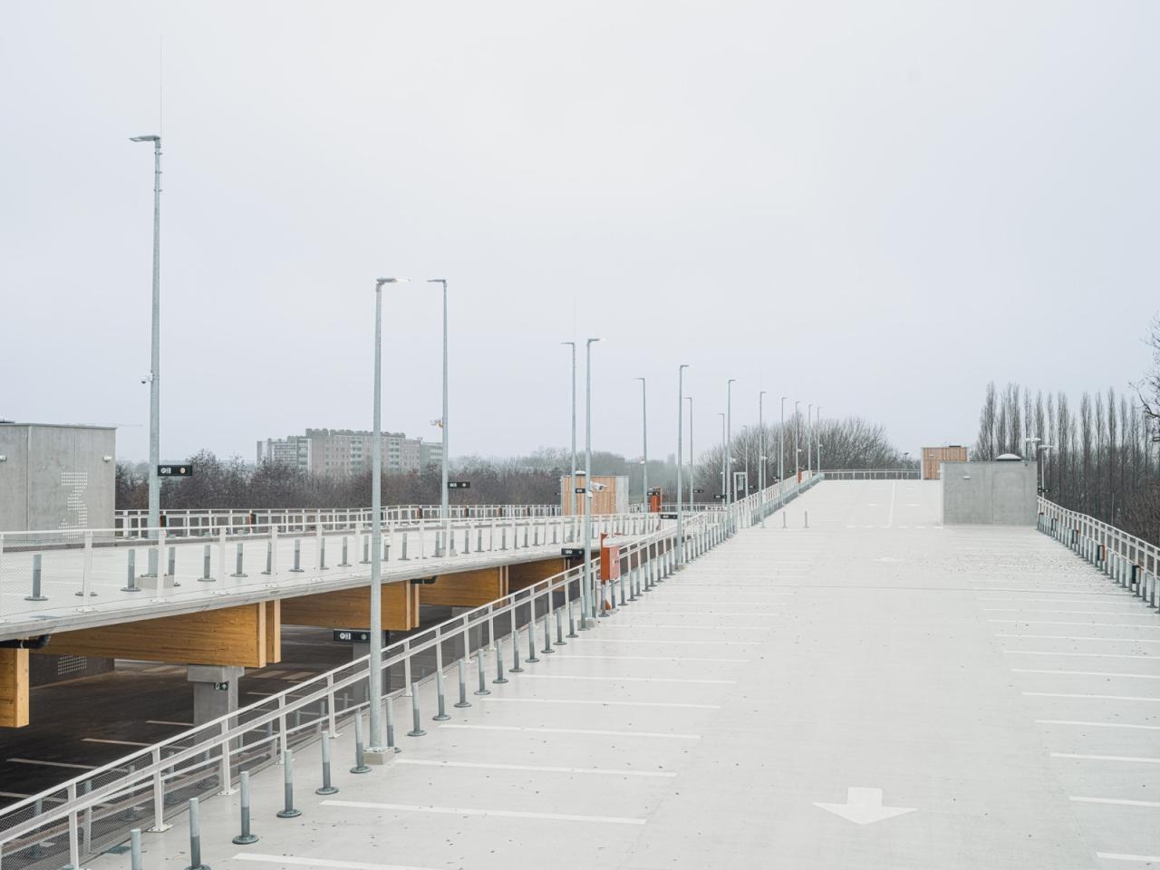 BIM建筑|Park+Ride新模式,私人交通+公交交通 / HUB BIM建筑|Park+Ride新模式,私人交通+公交交通 / HUB