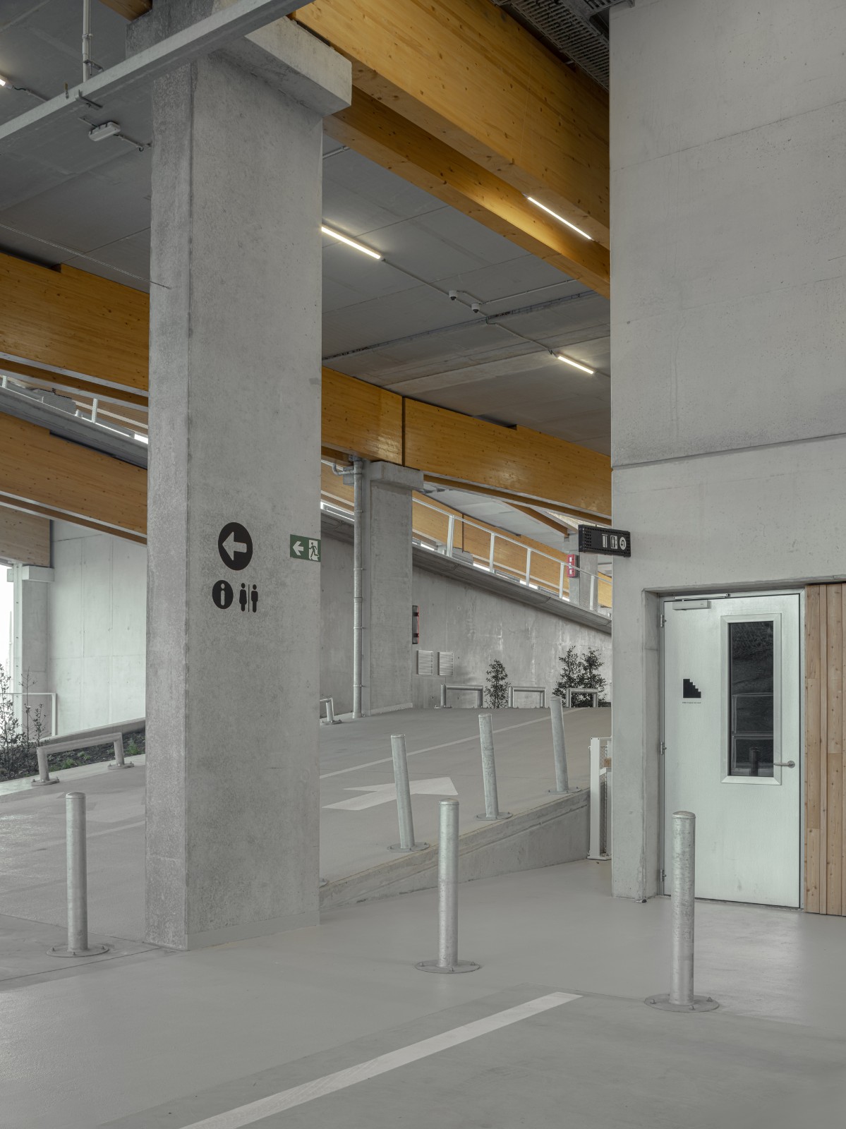 BIM建筑|Park+Ride新模式,私人交通+公交交通 / HUB BIM建筑|Park+Ride新模式,私人交通+公交交通 / HUB
