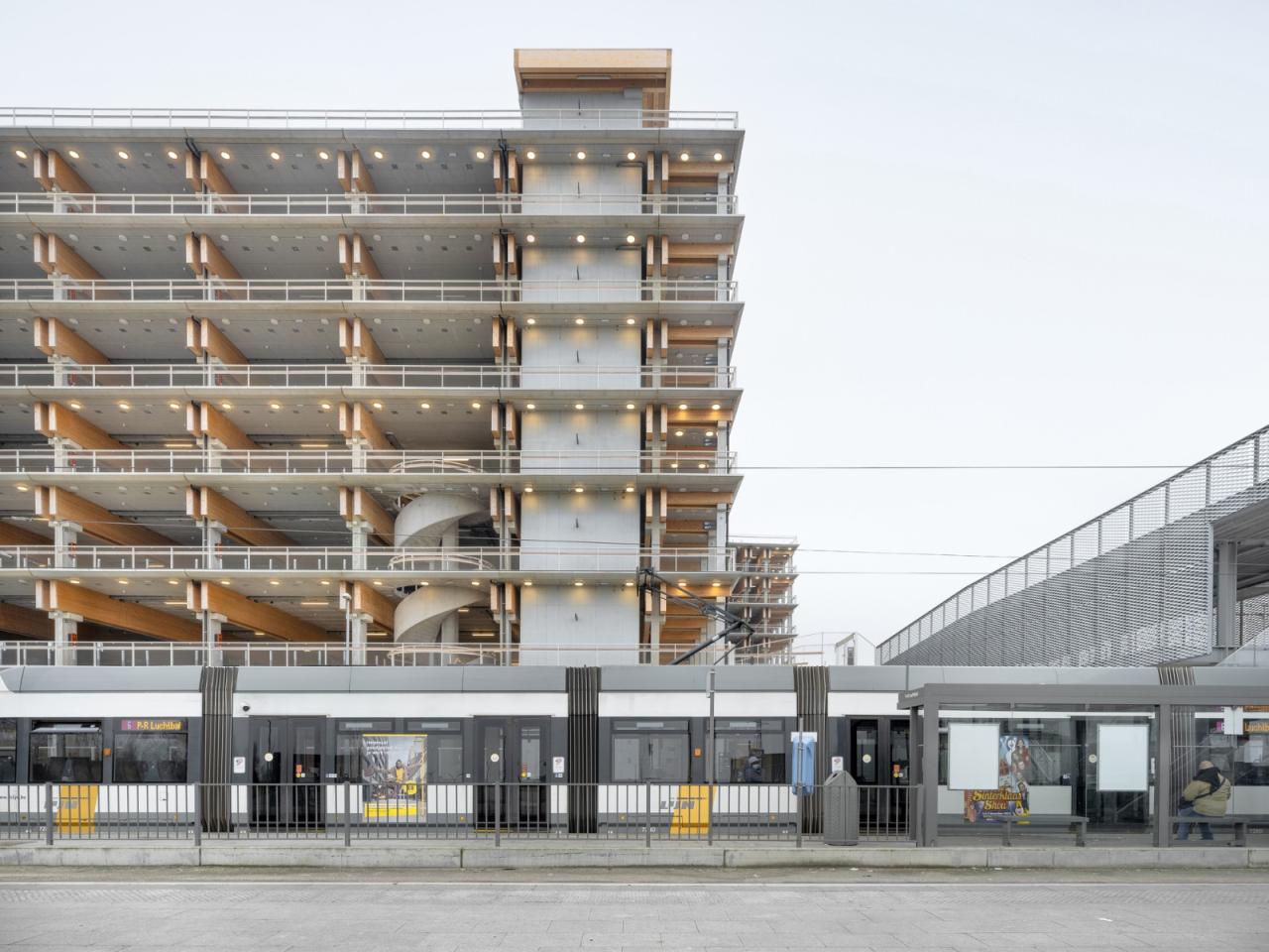 BIM建筑|Park+Ride新模式,私人交通+公交交通 / HUB BIM建筑|Park+Ride新模式,私人交通+公交交通 / HUB