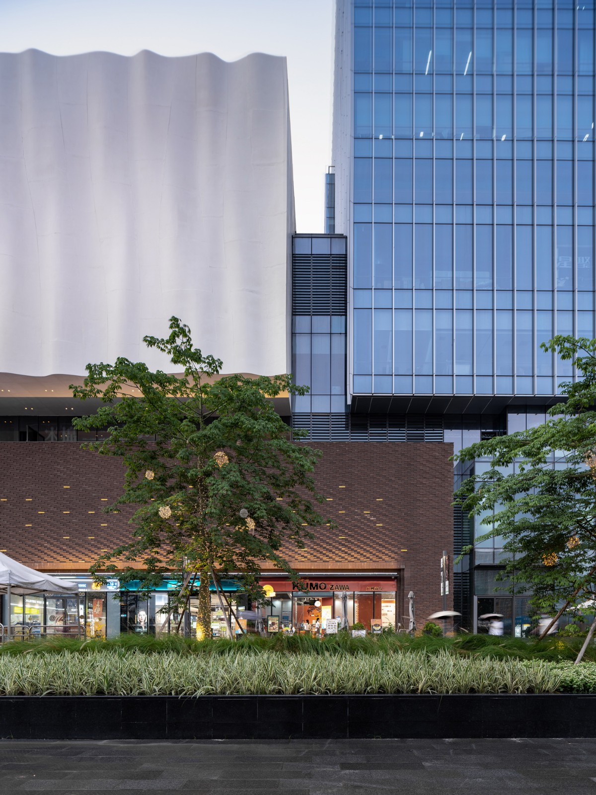 BIM建筑|一键焕新的城市插件-广州时代·芳华里二期续建更新 / EID Arch姜平工作室 BIM建筑|一键焕新的城市插件-广州时代·芳华里二期续建更新 / EID Arch姜平工作室