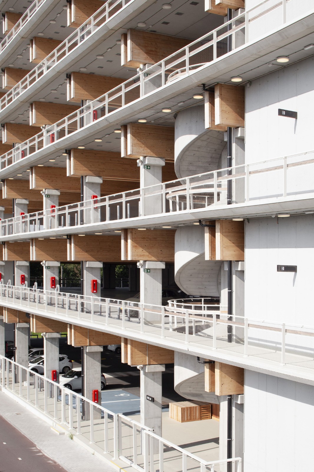 BIM建筑|Park+Ride新模式,私人交通+公交交通 / HUB BIM建筑|Park+Ride新模式,私人交通+公交交通 / HUB