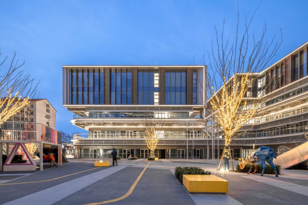 BIM建筑|南京龙湖紫金Mall-玩转“+-×÷”法,巧解梦想社区生活方程式 / 三益建筑 BIM建筑|南京龙湖紫金Mall-玩转“+-×÷”法,巧解梦想社区生活方程式 / 三益建筑
