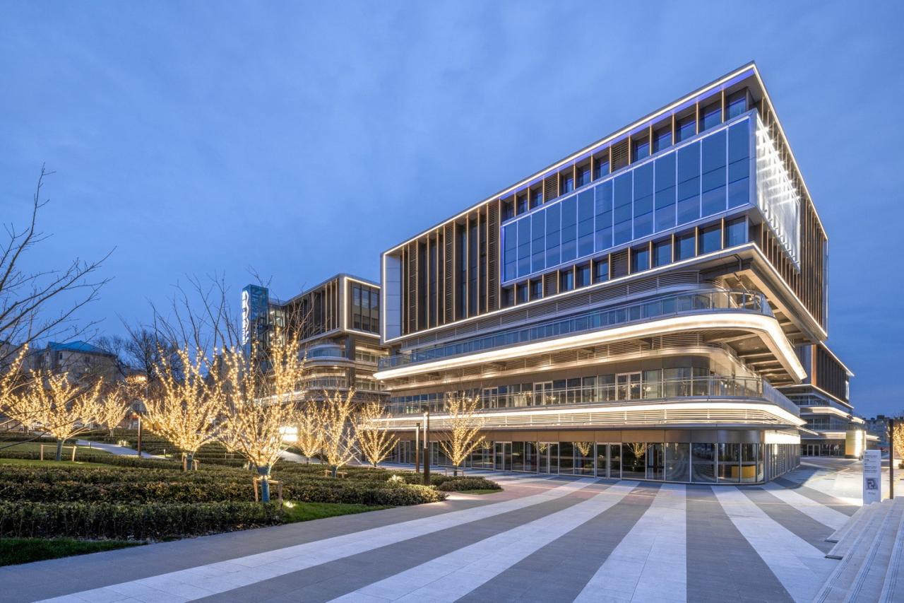 BIM建筑|南京龙湖紫金Mall-玩转“+-×÷”法,巧解梦想社区生活方程式 / 三益建筑 BIM建筑|南京龙湖紫金Mall-玩转“+-×÷”法,巧解梦想社区生活方程式 / 三益建筑